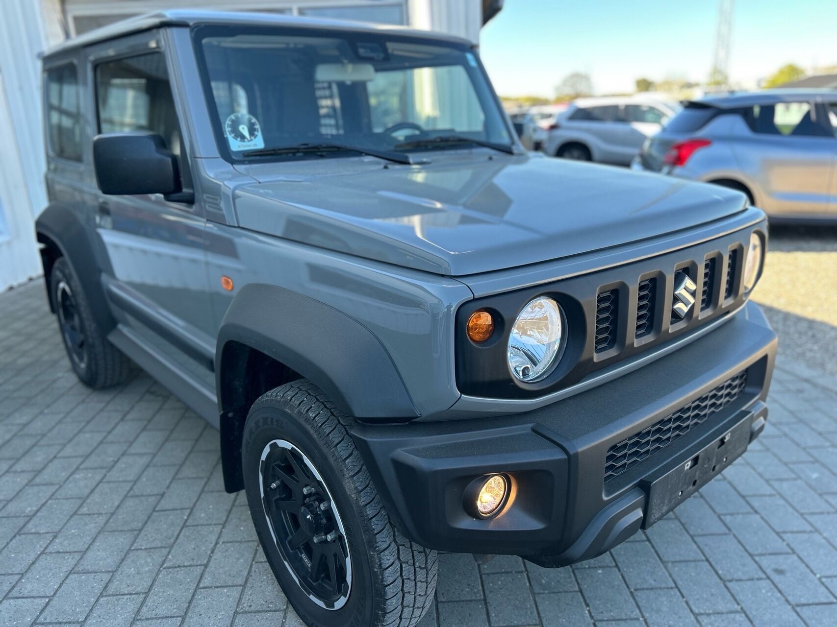 Billede af Suzuki Jimny 1,5 Active AllGrip 102HK 3d