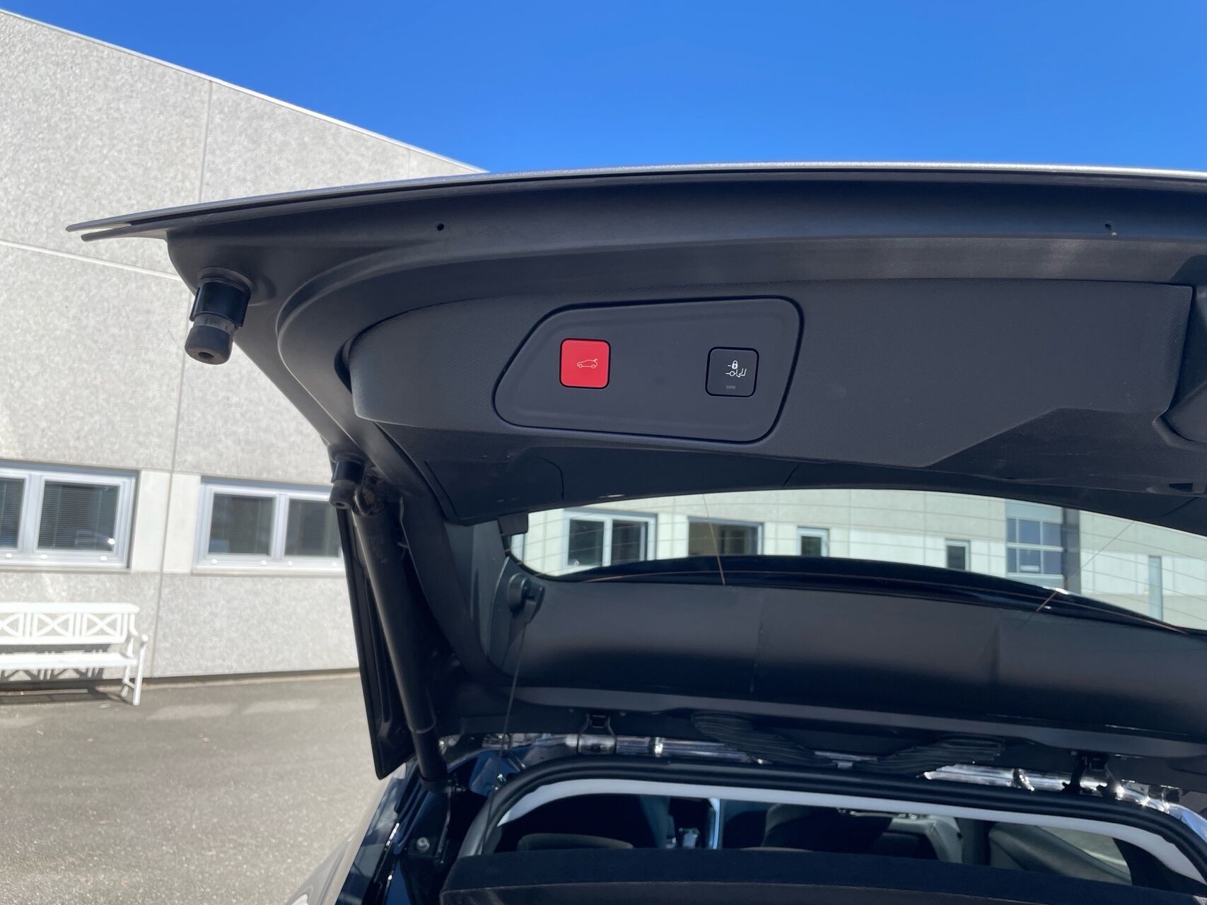 Billede af Peugeot 3008 1,6 PureTech  Plugin-hybrid First Selection EAT8 225HK 5d 8g Aut.
