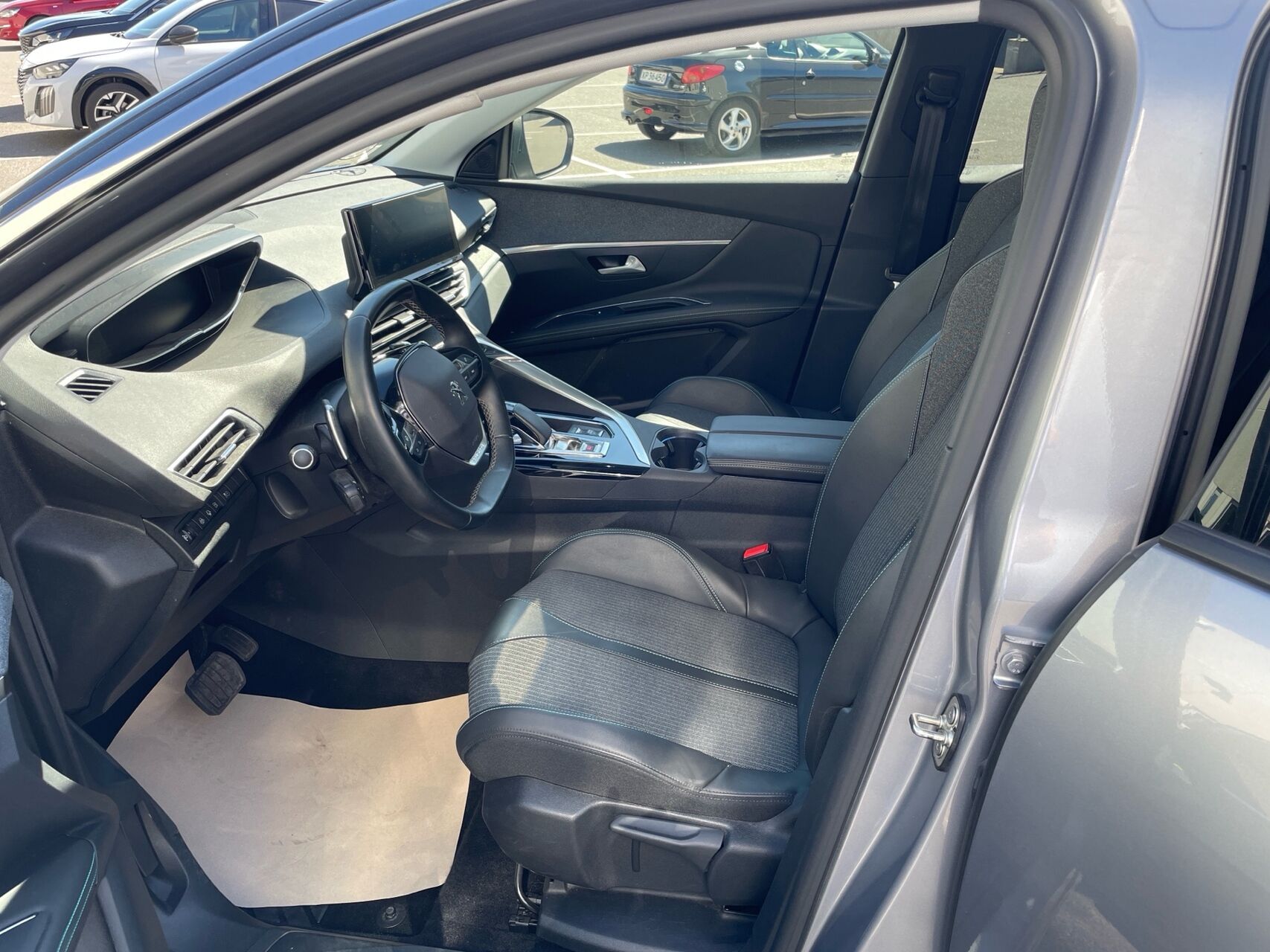 Billede af Peugeot 3008 1,6 PureTech  Plugin-hybrid First Selection EAT8 225HK 5d 8g Aut.
