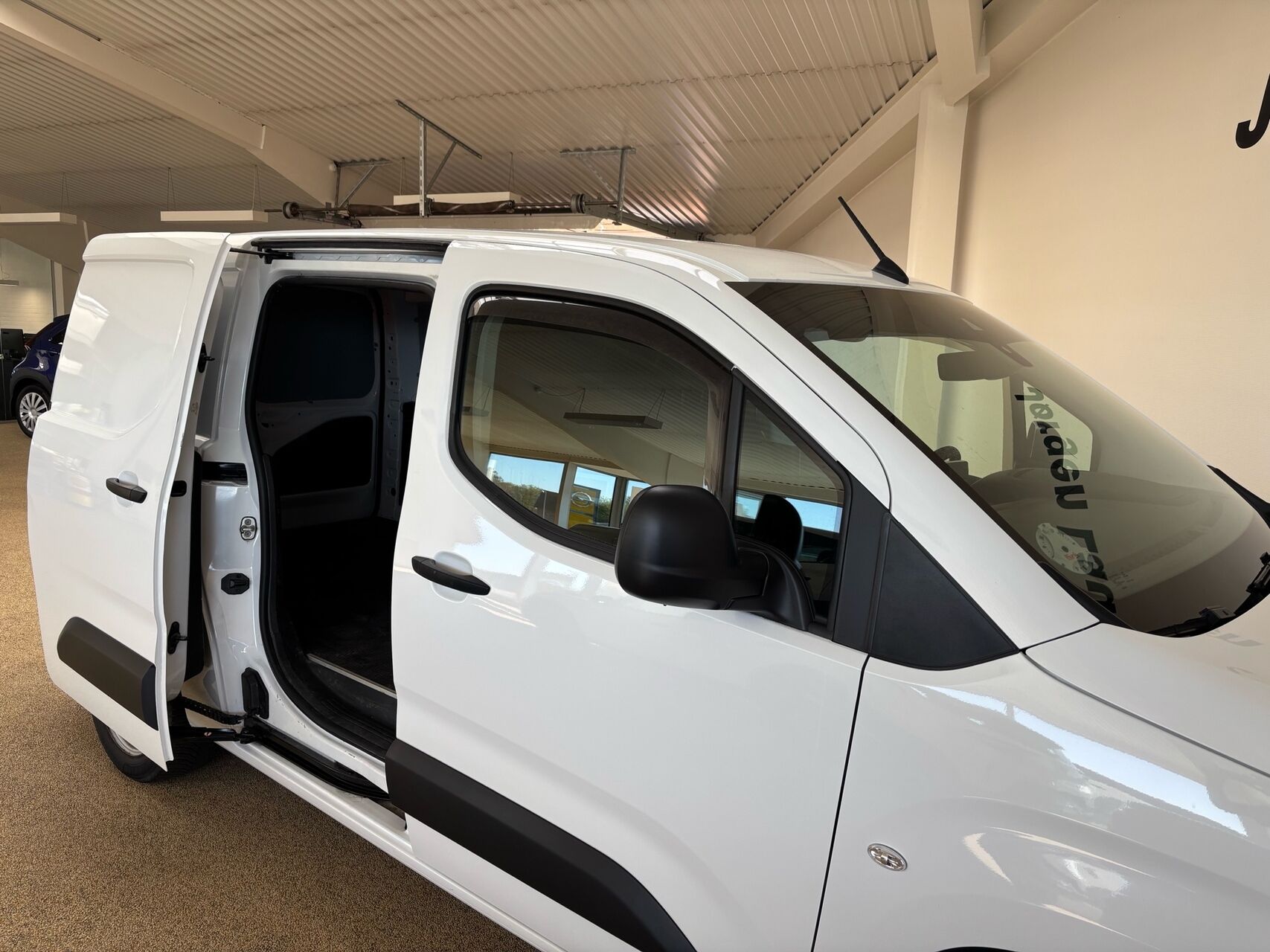 Billede af Opel Combo L2V2 1,5 D Enjoy 102HK Van