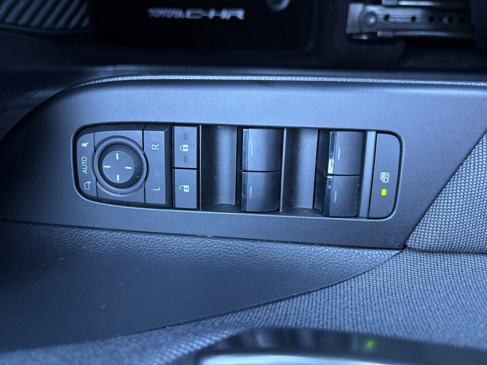 Billede af Toyota C-HR 1,8 Hybrid Style Smart Multidrive S 140HK 5d 6g Aut.