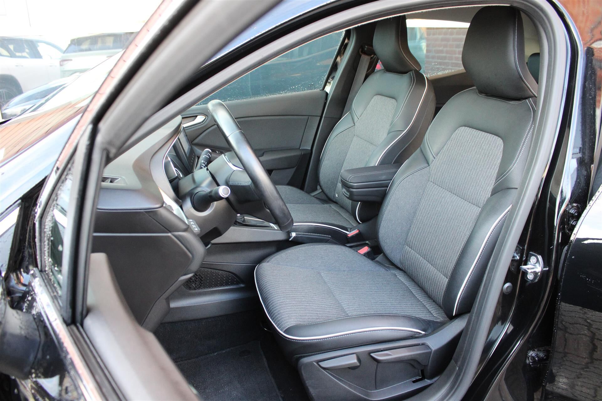 Billede af Renault Clio 1,6 E-TECH  Hybrid Intens 140HK 5d Aut.