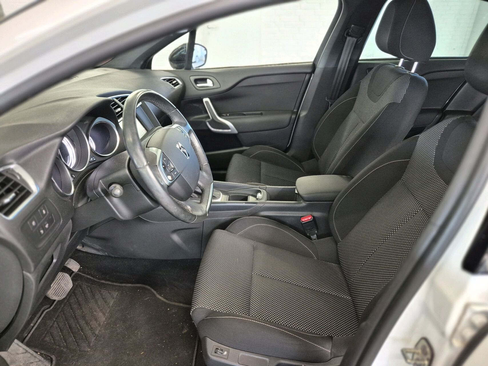 Billede af DS DS4 1,6 Blue HDi Style EAT6 start/stop 120HK 5d 6g Aut.