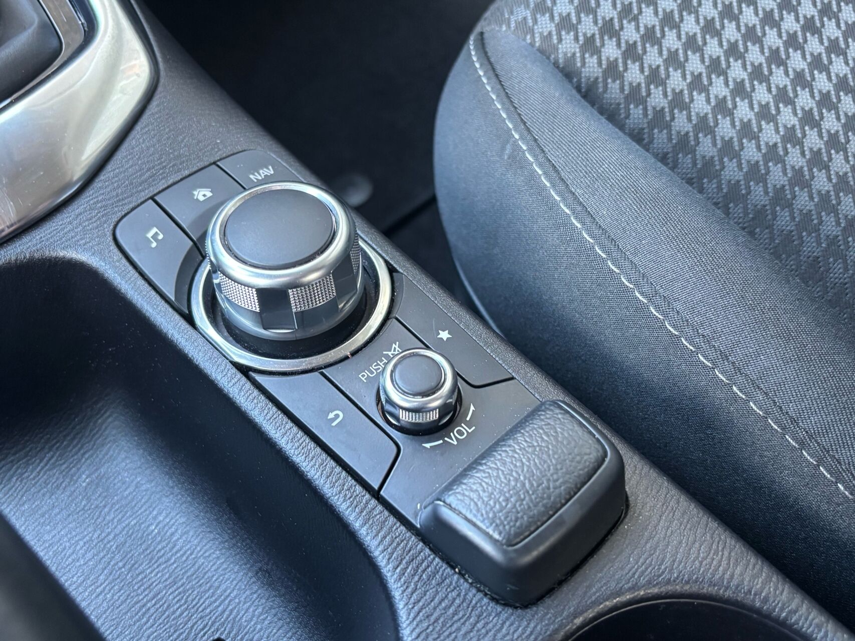 Billede af Mazda 2 1,5 Skyactiv-G Niseko 90HK 5d