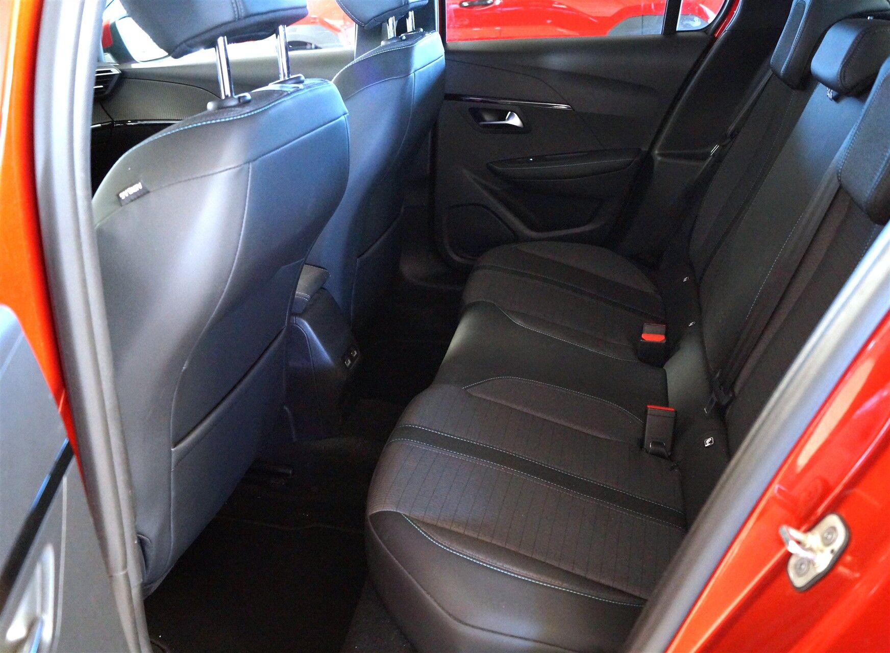 Billede af Peugeot 208 1,2 PureTech Platin Sport 100HK 5d 6g
