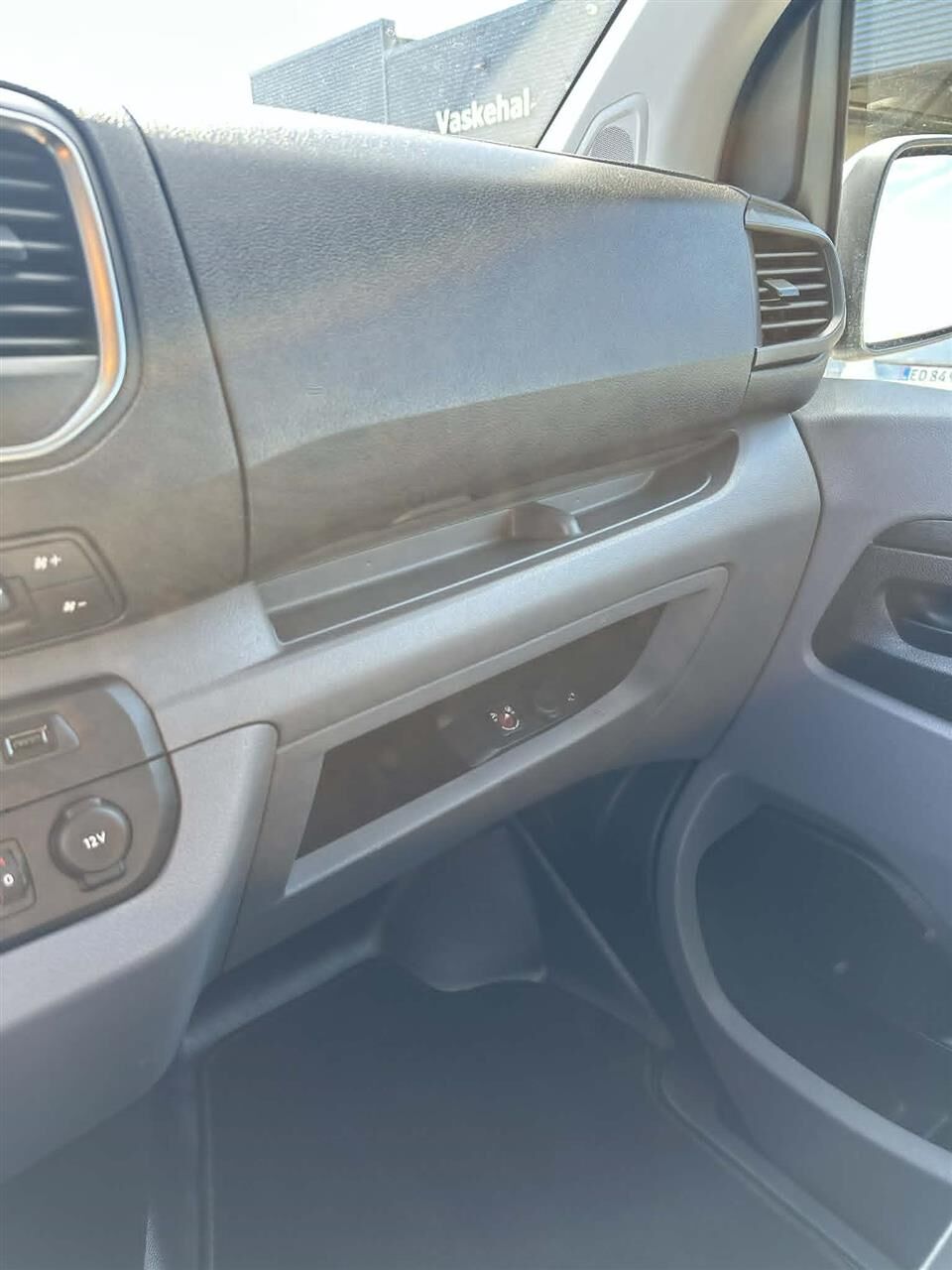 Billede af Peugeot Expert L2 2,0 BlueHDi Ultimate EAT6 177HK Van 6g Aut.