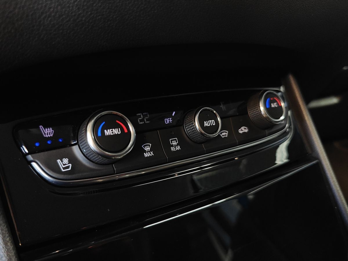 Billede af Opel Grandland X 1,6 PHEV  Plugin-hybrid Euro Limited 225HK 5d 8g Aut.
