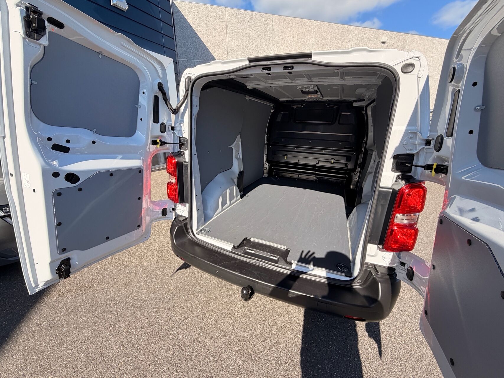 Billede af Peugeot Expert L2 2,0 BlueHDi Plus 144HK Van 6g