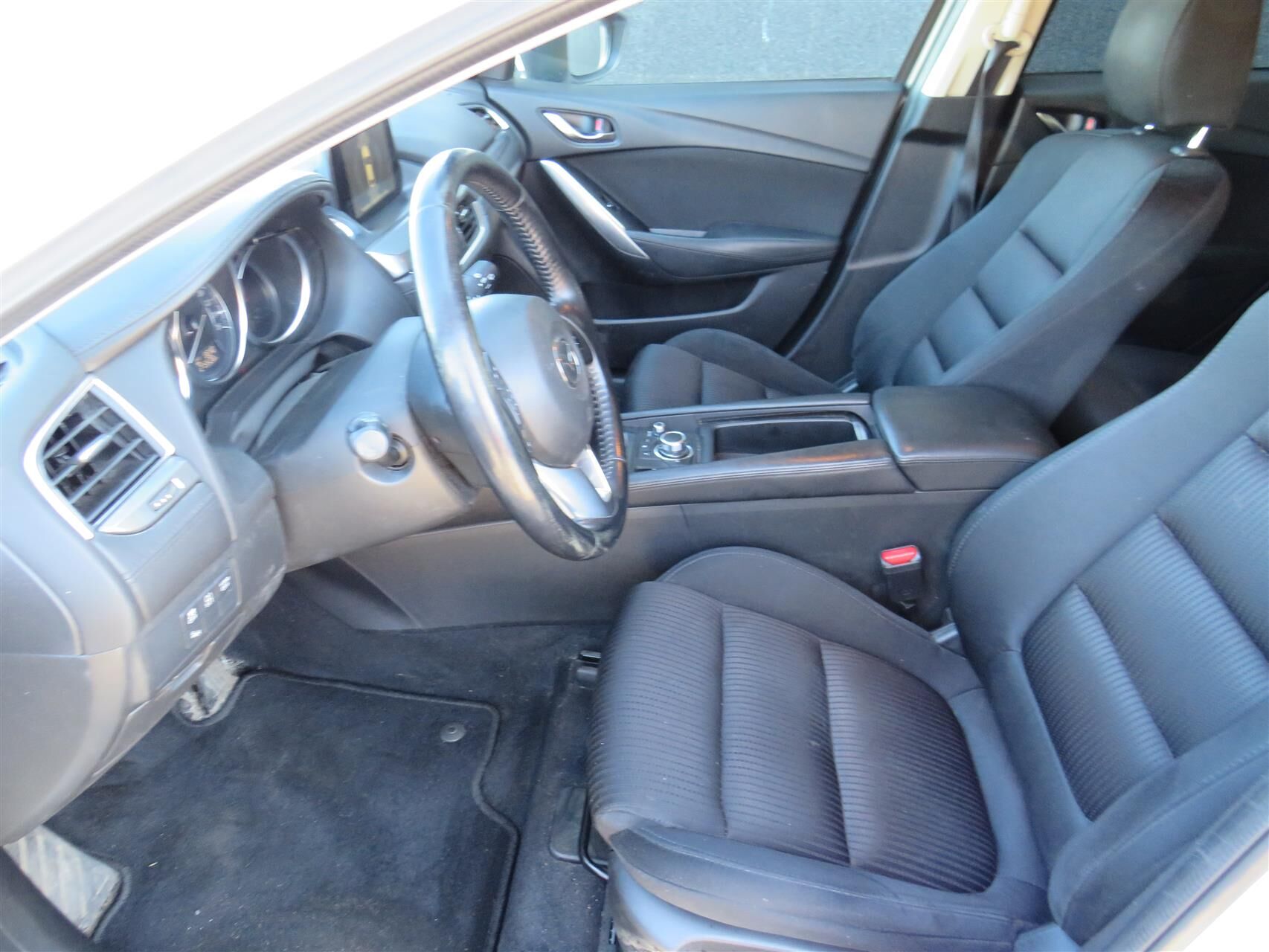 Billede af Mazda 6 2,2 Skyactiv-D Vision AWD 150HK Stc 6g