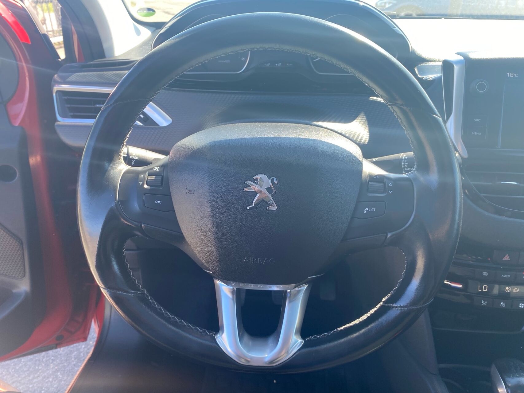 Billede af Peugeot 208 1,6 BlueHDi Allure Sky 100HK 5d