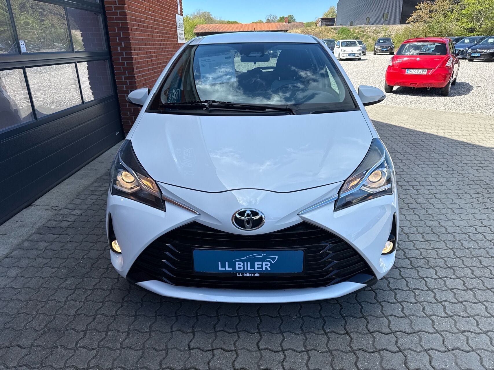 Billede af Toyota Yaris 1,5 VVT-I T2 Premium Multidrive S 111HK 5d 6g Aut.