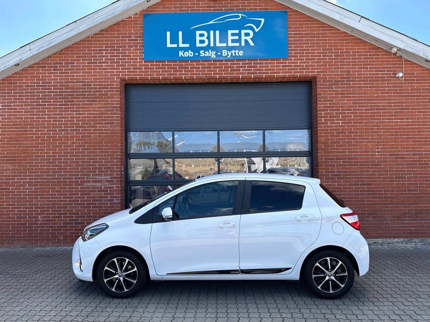 Billede af Toyota Yaris 1,5 VVT-I T2 Premium Multidrive S 111HK 5d 6g Aut.