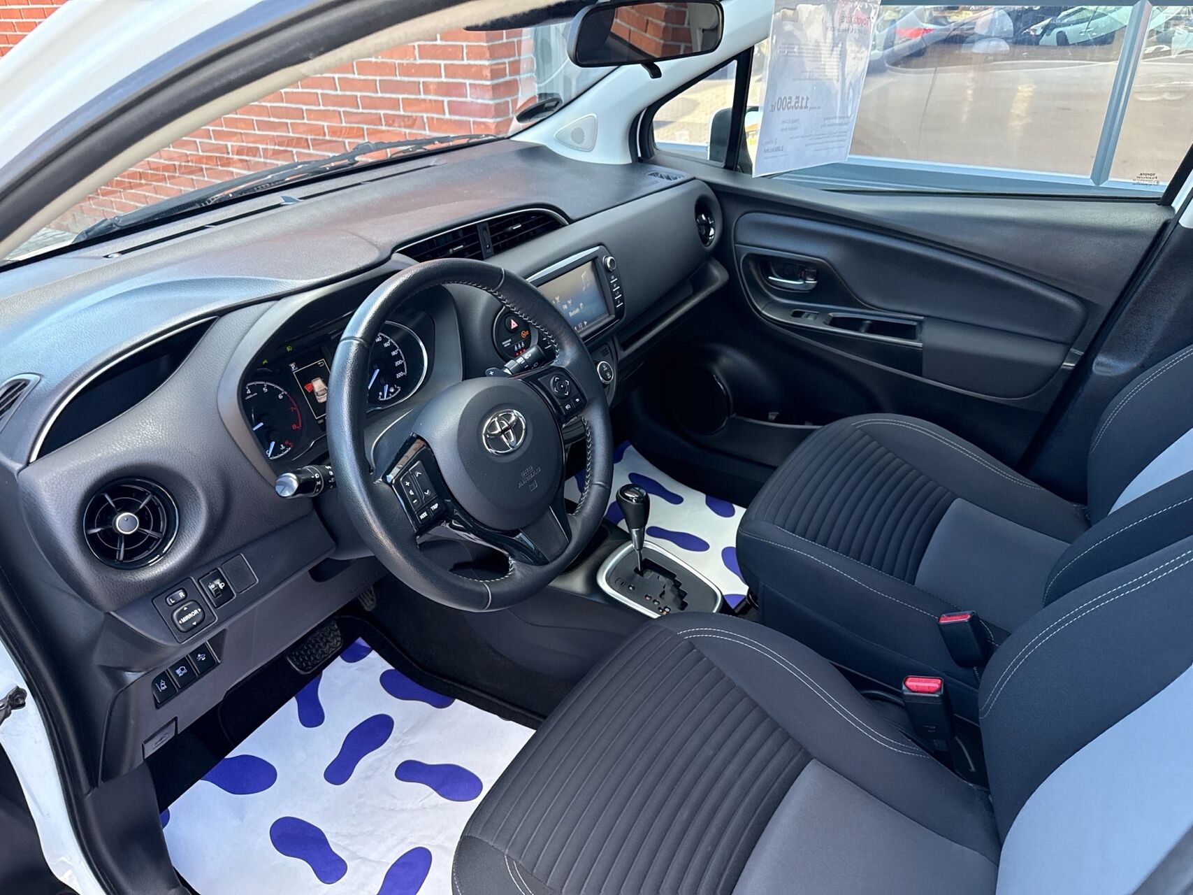 Billede af Toyota Yaris 1,5 VVT-I T2 Premium Multidrive S 111HK 5d 6g Aut.