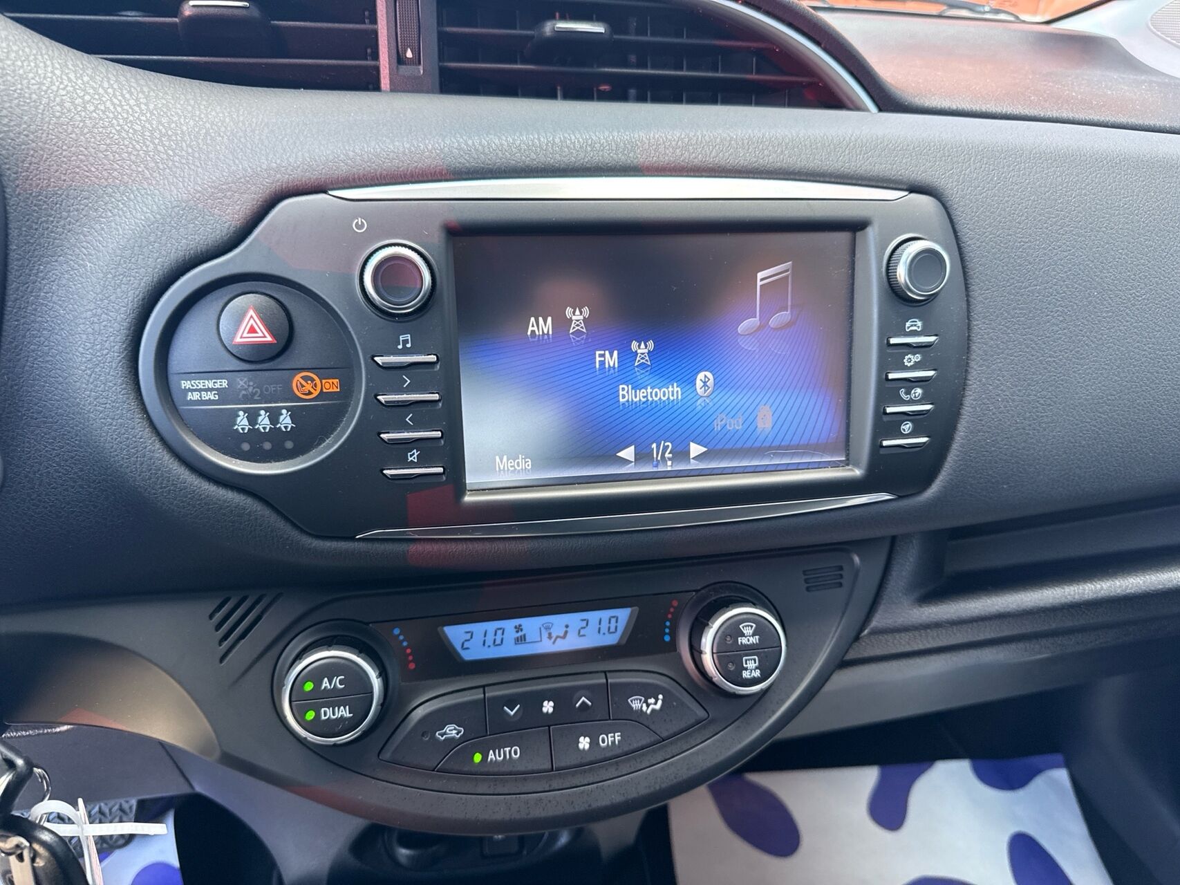 Billede af Toyota Yaris 1,5 VVT-I T2 Premium Multidrive S 111HK 5d 6g Aut.