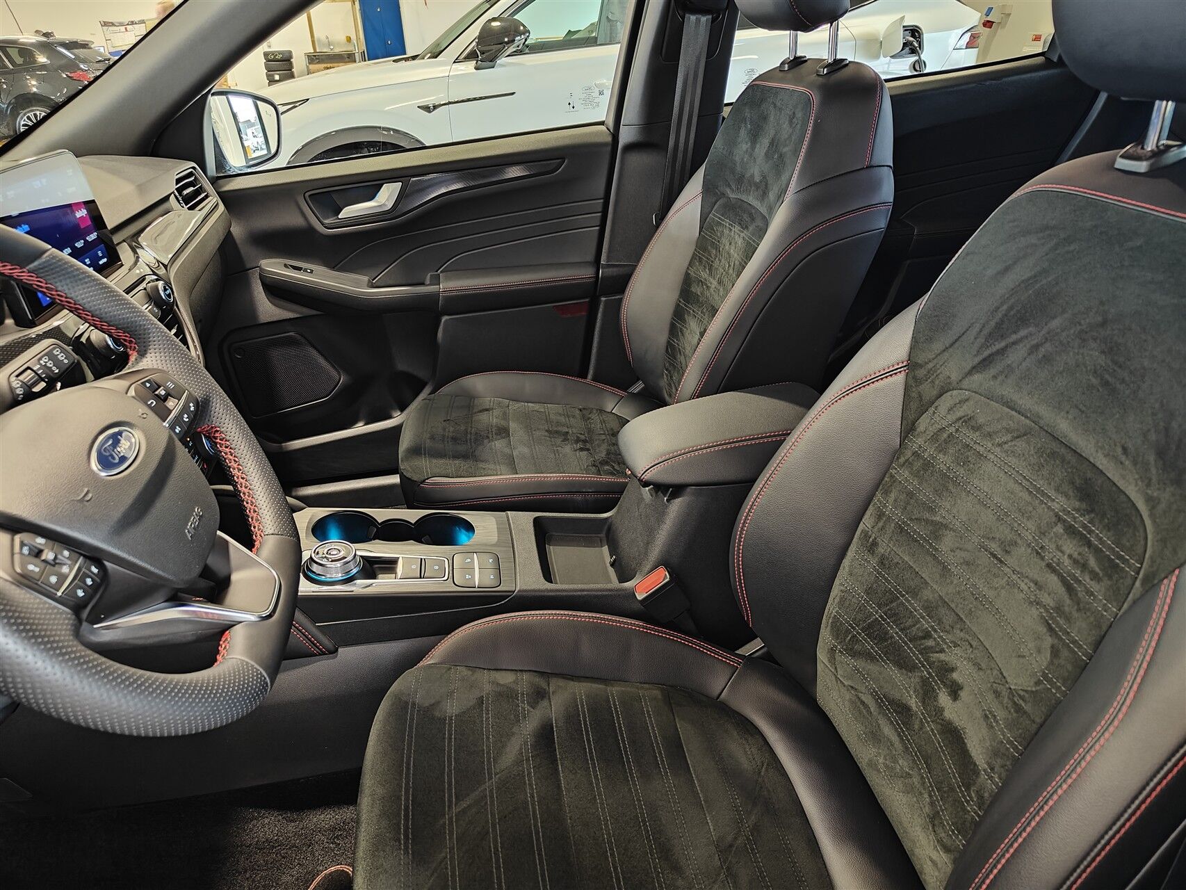 Billede af Ford Kuga 2,5 Plugin-hybrid ST-Line X CVT 225HK 5d Trinl. Gear