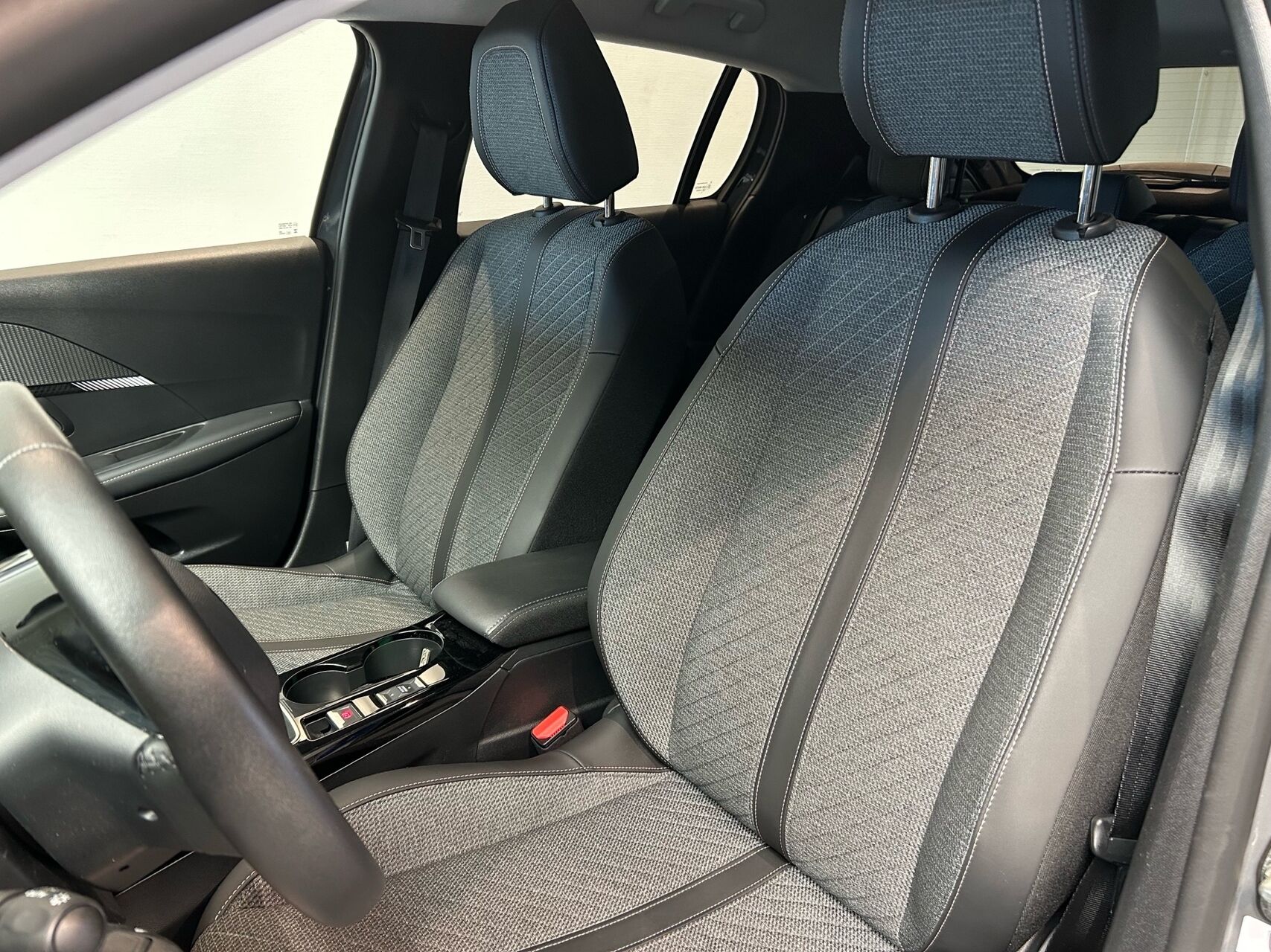Billede af Peugeot 208 1,2 PureTech Precision Pack 100HK 5d 6g
