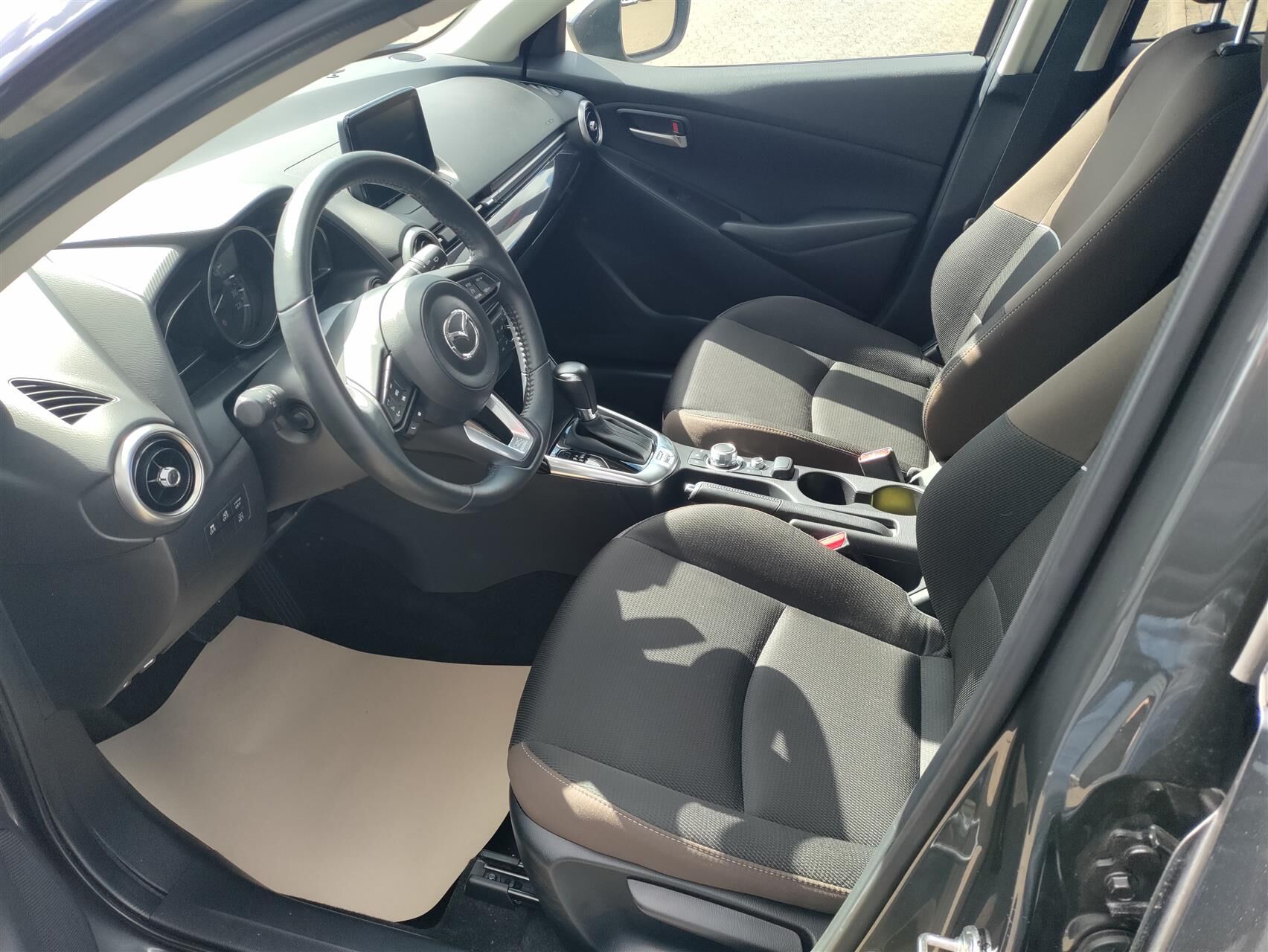 Billede af Mazda 2 1,5 Skyactiv-G Sky 90HK 5d 6g Aut.