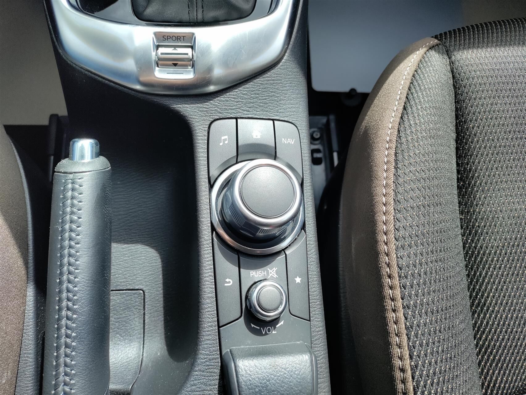 Billede af Mazda 2 1,5 Skyactiv-G Sky 90HK 5d 6g Aut.