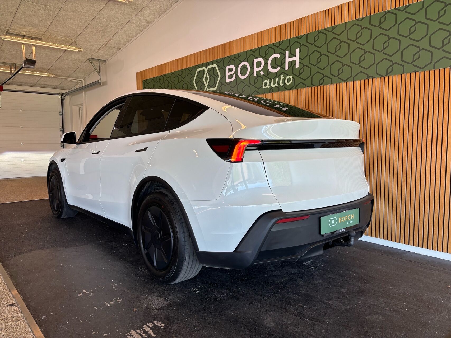Billede af Tesla Model Y EL Standard Range RWD 299HK 5d Aut.