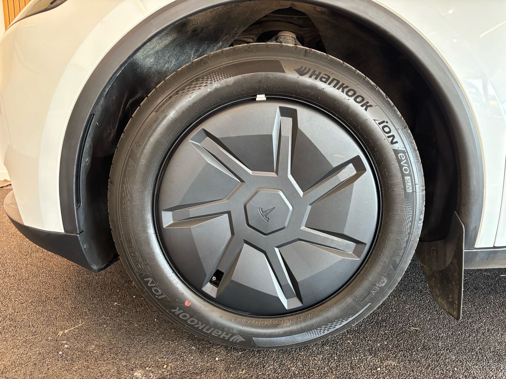 Billede af Tesla Model Y EL Standard Range RWD 299HK 5d Aut.