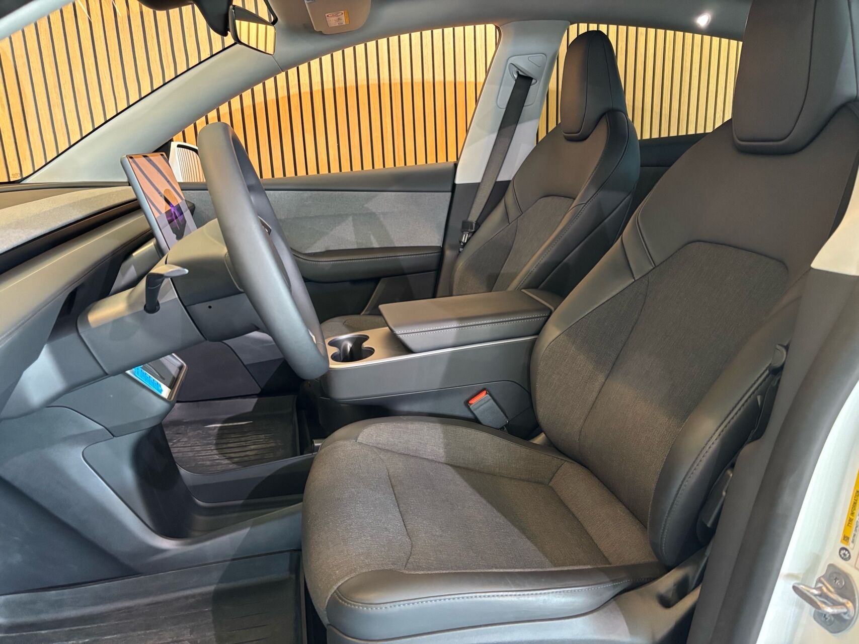 Billede af Tesla Model Y EL Standard Range RWD 299HK 5d Aut.