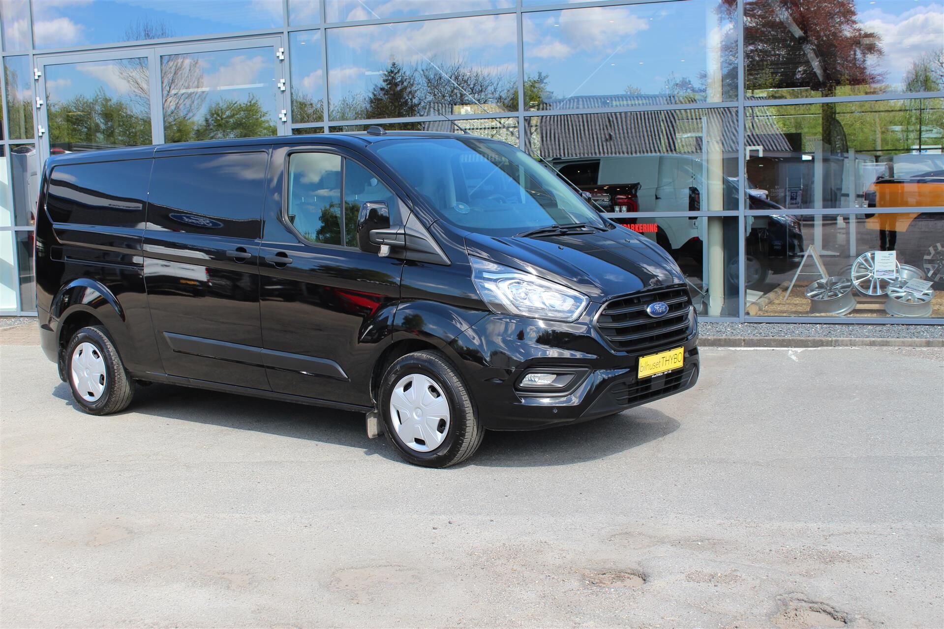 Billede af Ford Transit Custom 300 L2H1 2,0 TDCi Trend 130HK Van 6g Aut.