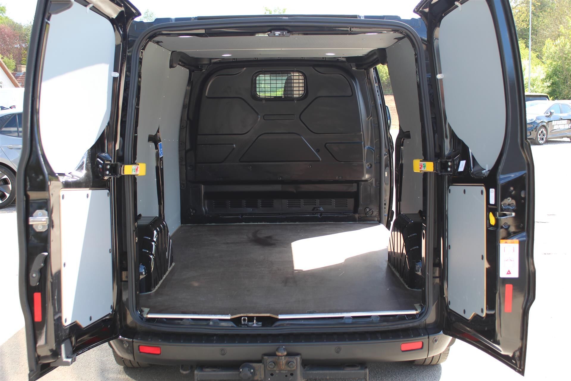 Billede af Ford Transit Custom 300 L2H1 2,0 TDCi Trend 130HK Van 6g Aut.