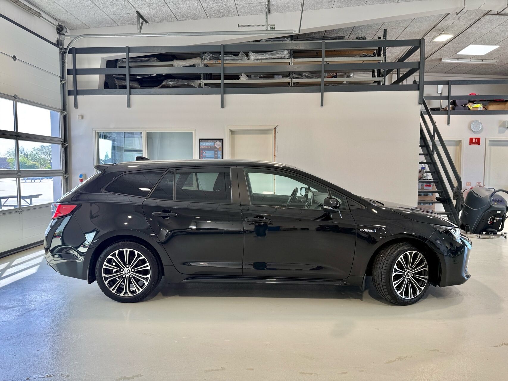 Billede af Toyota Corolla Touring Sports 1,8 Hybrid H3 Smart E-CVT 122HK Stc Trinl. Gear