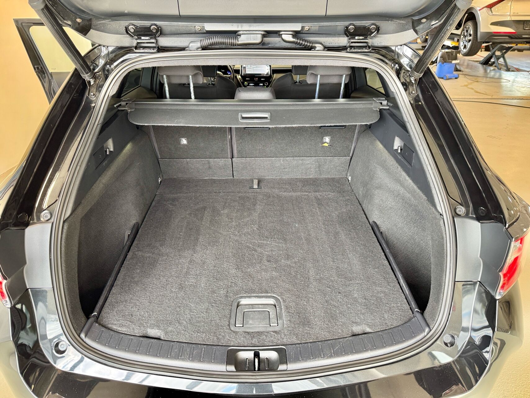 Billede af Toyota Corolla Touring Sports 1,8 Hybrid H3 Smart E-CVT 122HK Stc Trinl. Gear