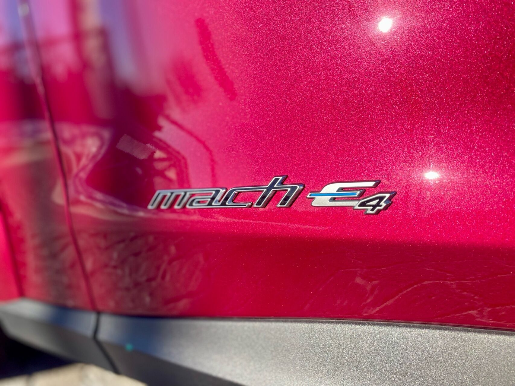 Billede af Ford Mustang Mach-E EL UR Premium AWD 375HK 5d Aut.