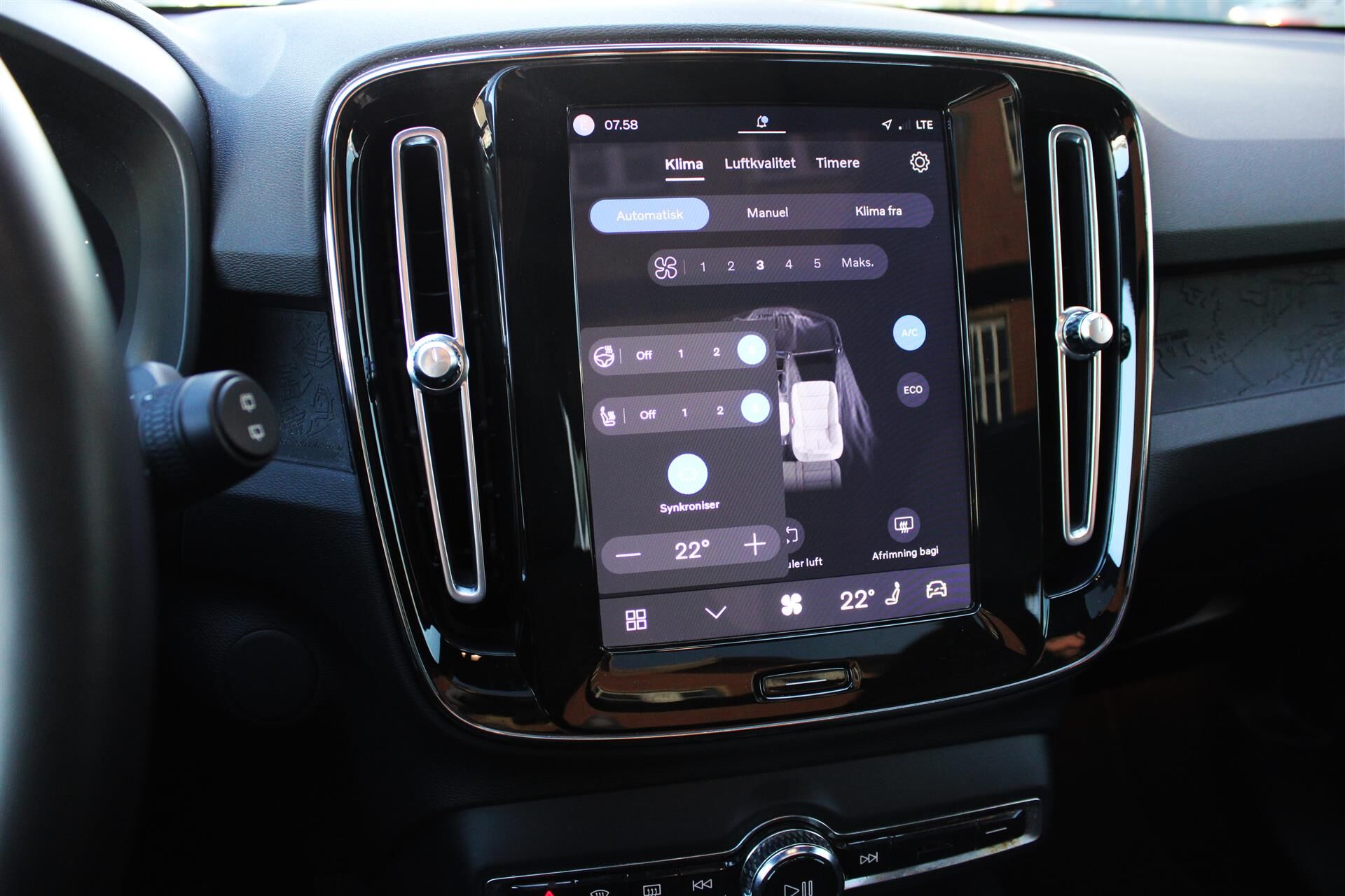 Billede af Volvo XC40 P8 Recharge Twin Ultimate AWD 408HK 5d Aut.