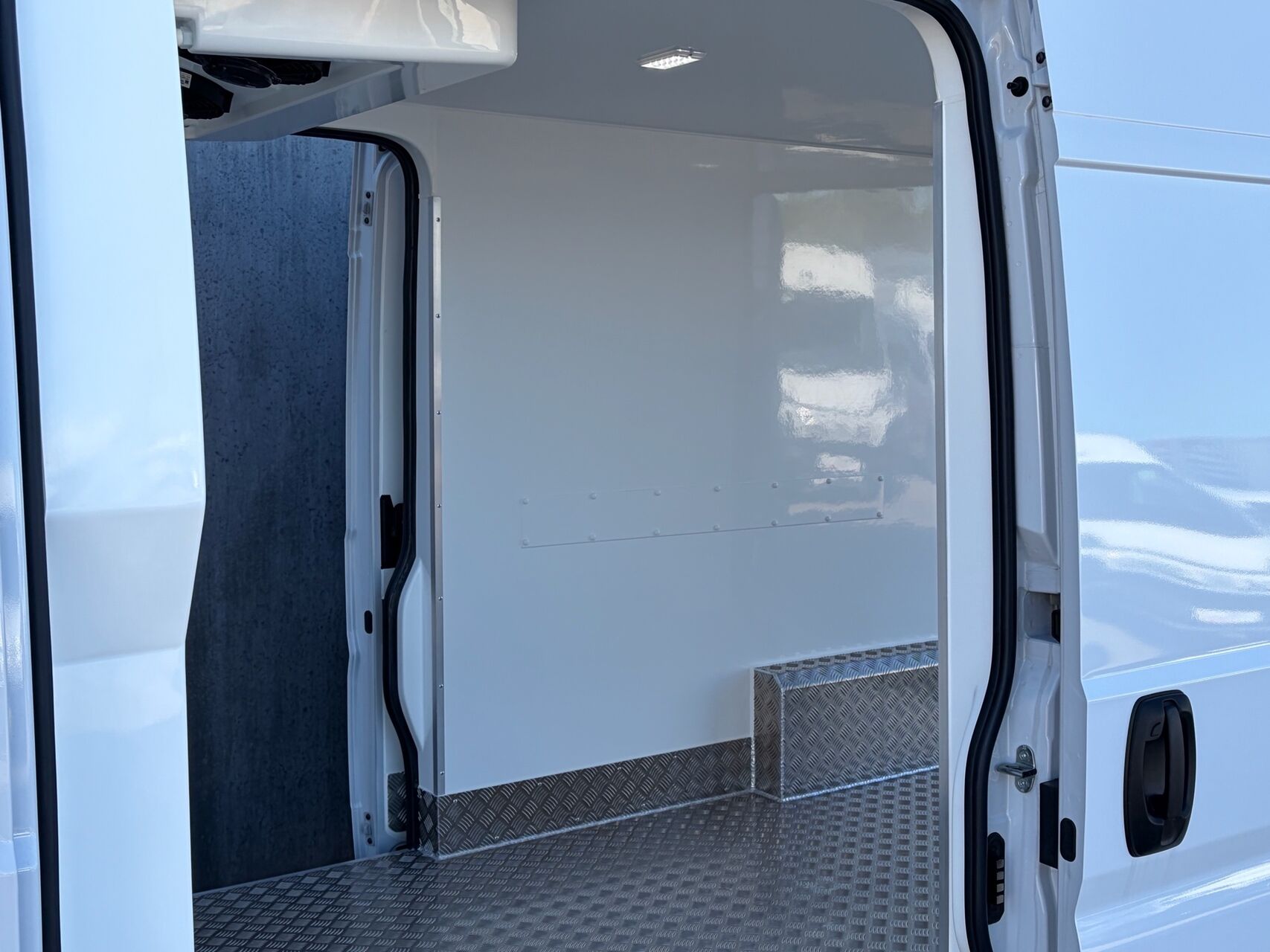 Billede af Fiat Ducato 35M L3H2 2,2 Multijet Pro+ 180HK Van 8g Aut.