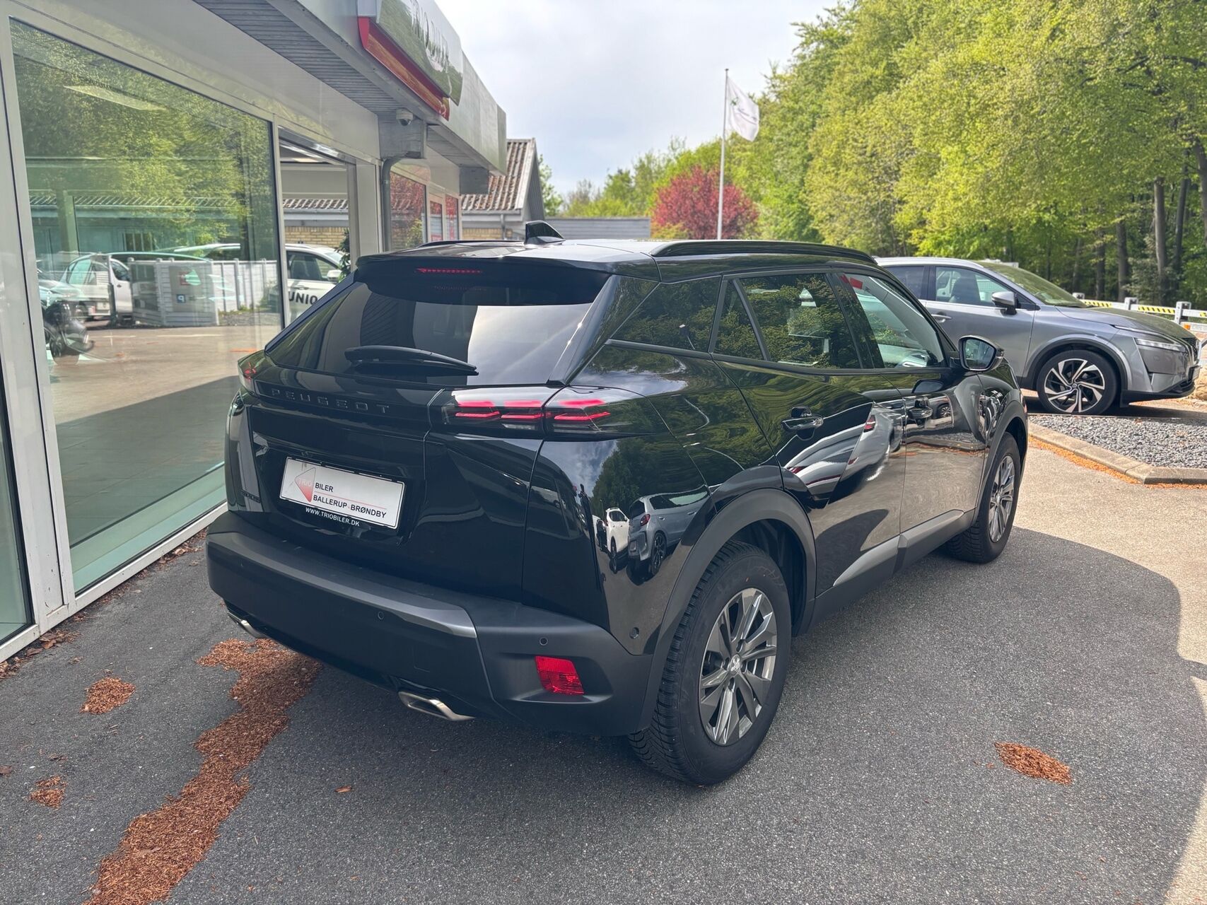 Billede af Peugeot 2008 1,2 PureTech Allure EAT8 130HK 5d 8g Aut.