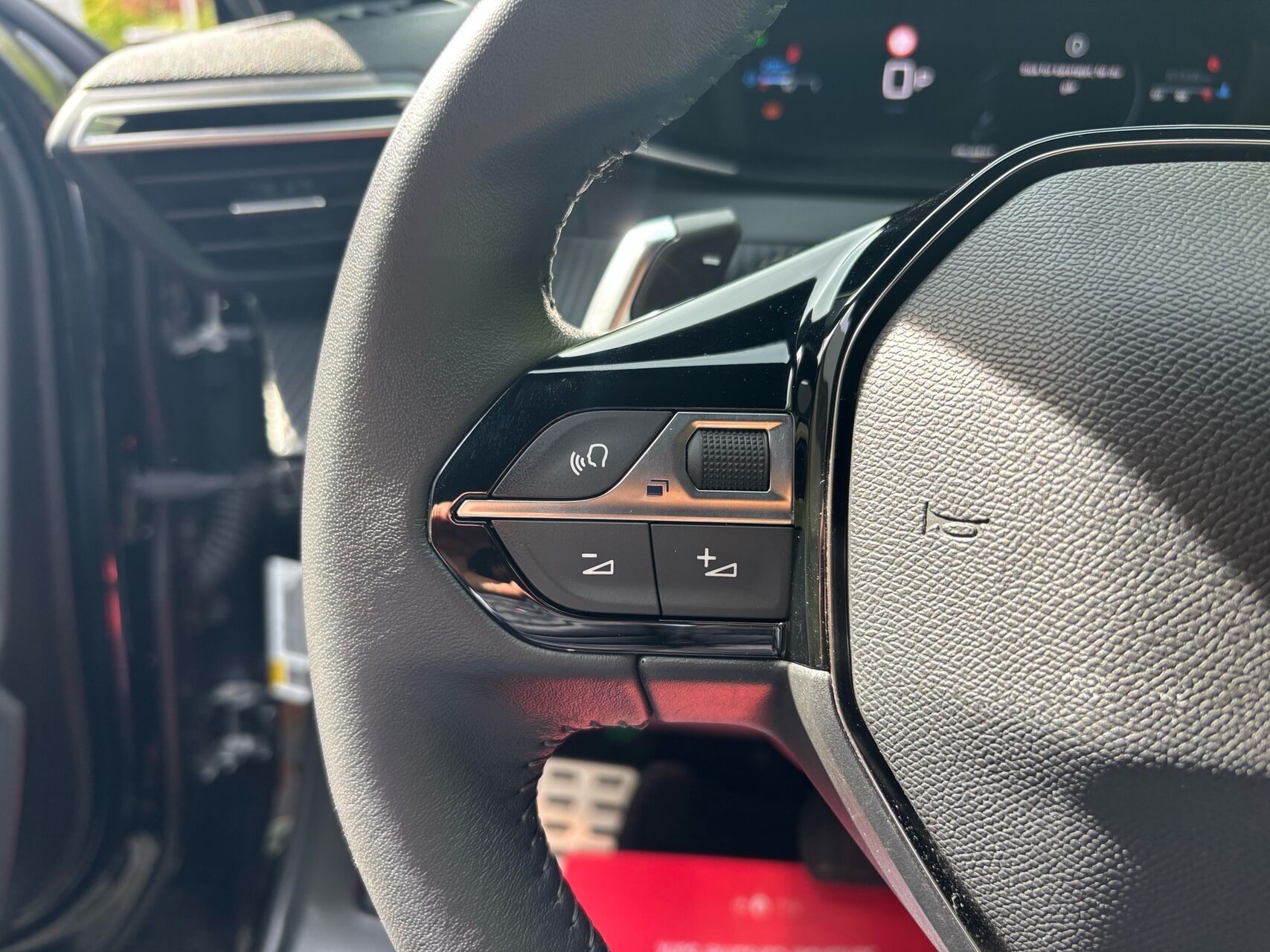 Billede af Peugeot 2008 1,2 PureTech Allure EAT8 130HK 5d 8g Aut.