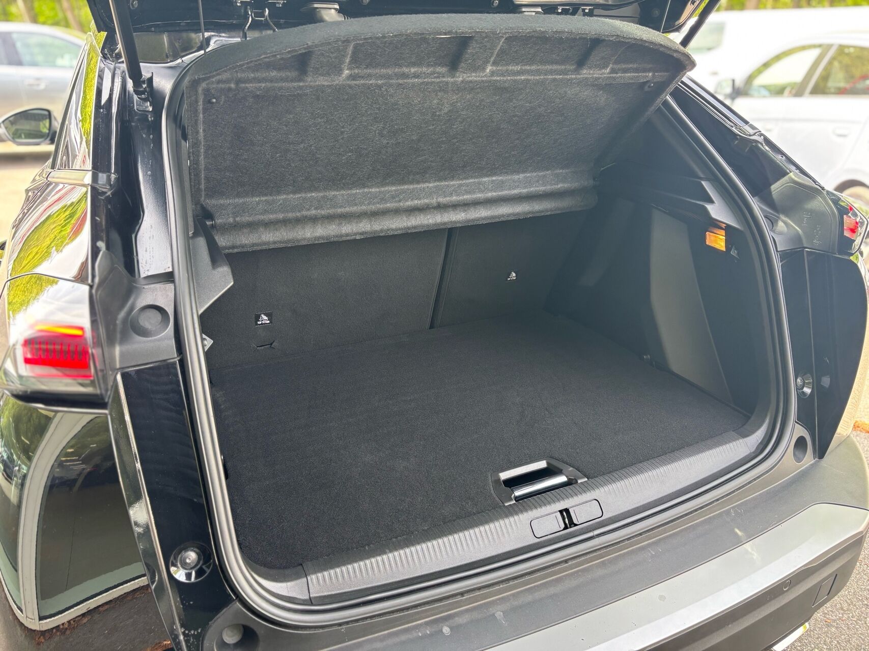 Billede af Peugeot 2008 1,2 PureTech Allure EAT8 130HK 5d 8g Aut.