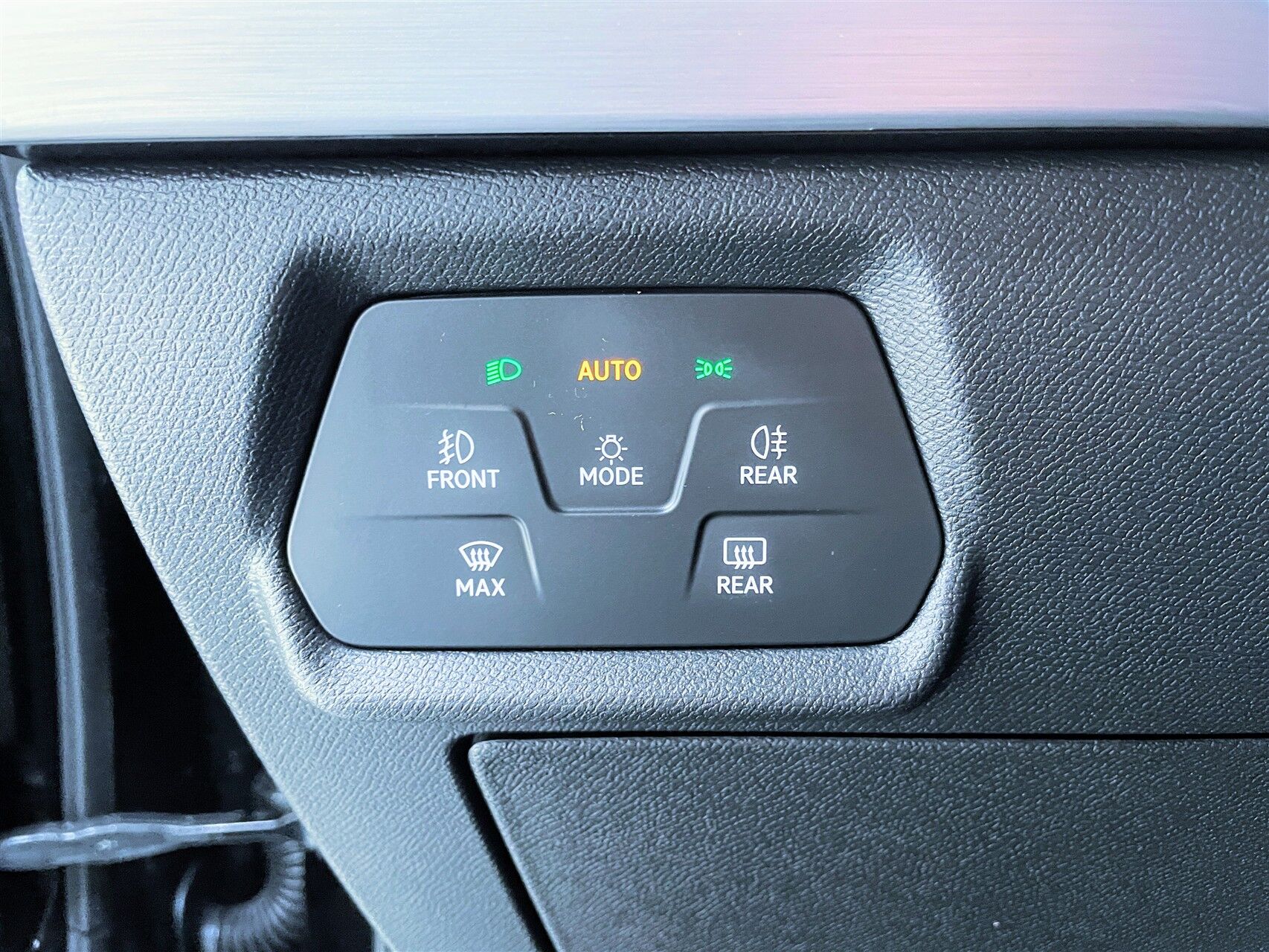 Billede af Seat Leon Sportstourer 1,4 e-Hybrid FR DSG 204HK Stc 6g Aut.