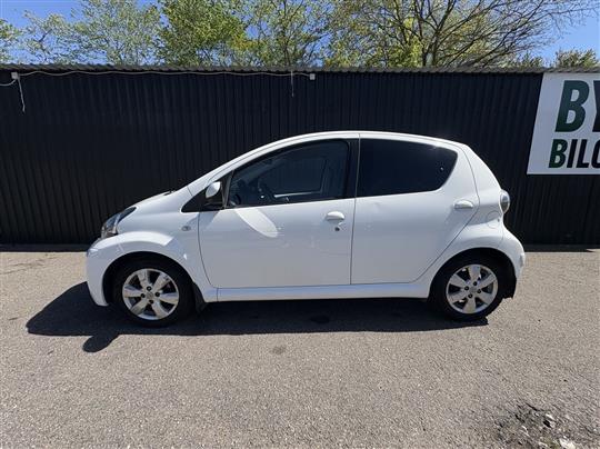Toyota Aygo 1,0 VVT-I Red&Black 68HK 5d