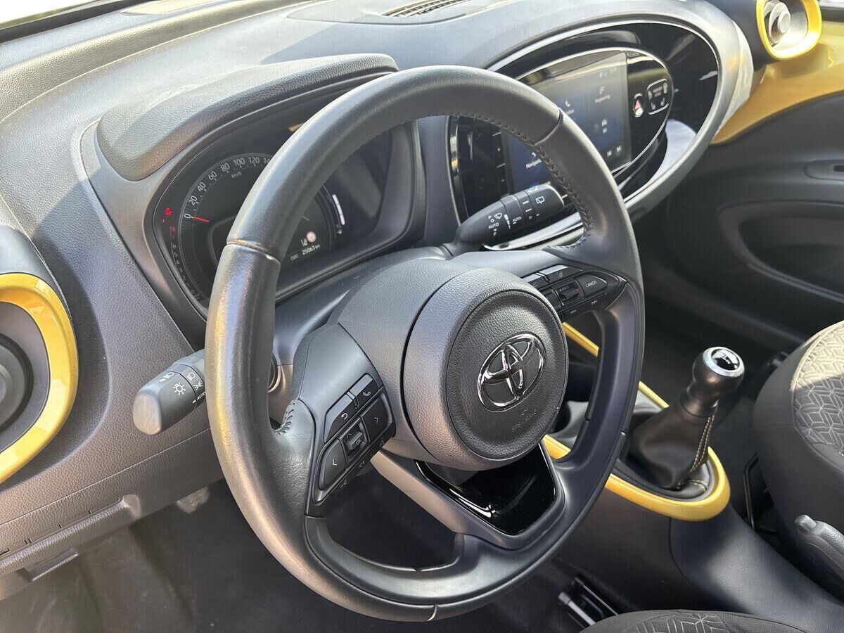 Billede af Toyota Aygo X 1,0 VVT-I Pulse Edition Design 72HK 5d