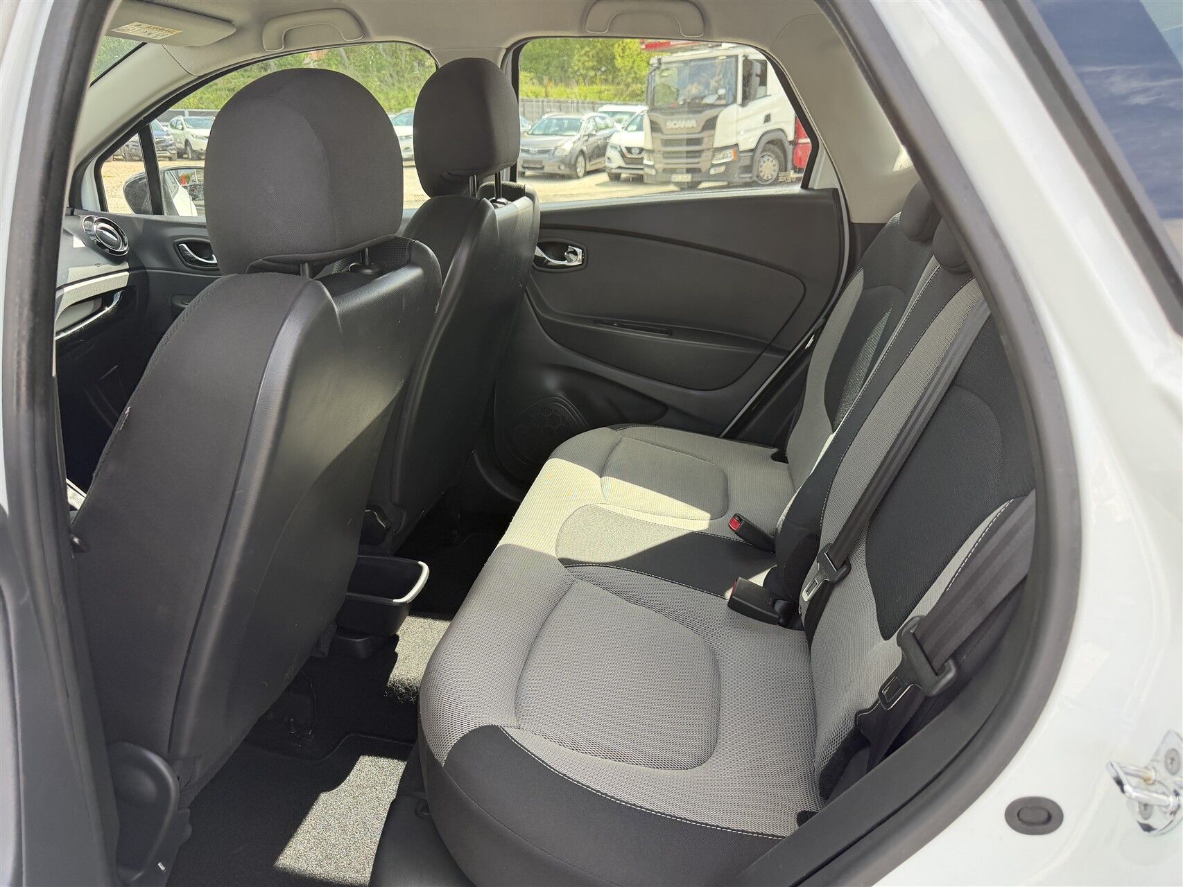 Billede af Renault Captur 1,2 TCE Expression Navi Style EDC 120HK 5d 6g Aut.