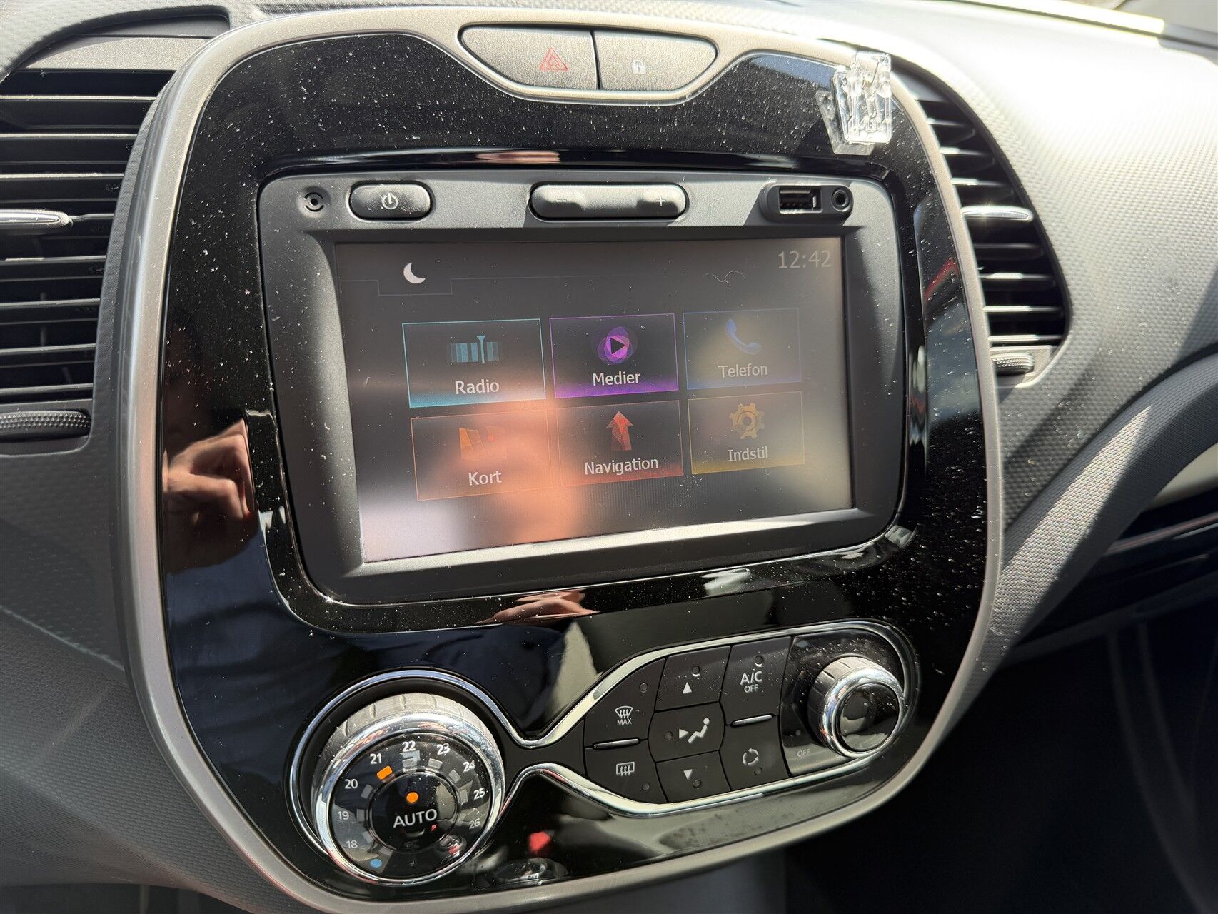 Billede af Renault Captur 1,2 TCE Expression Navi Style EDC 120HK 5d 6g Aut.