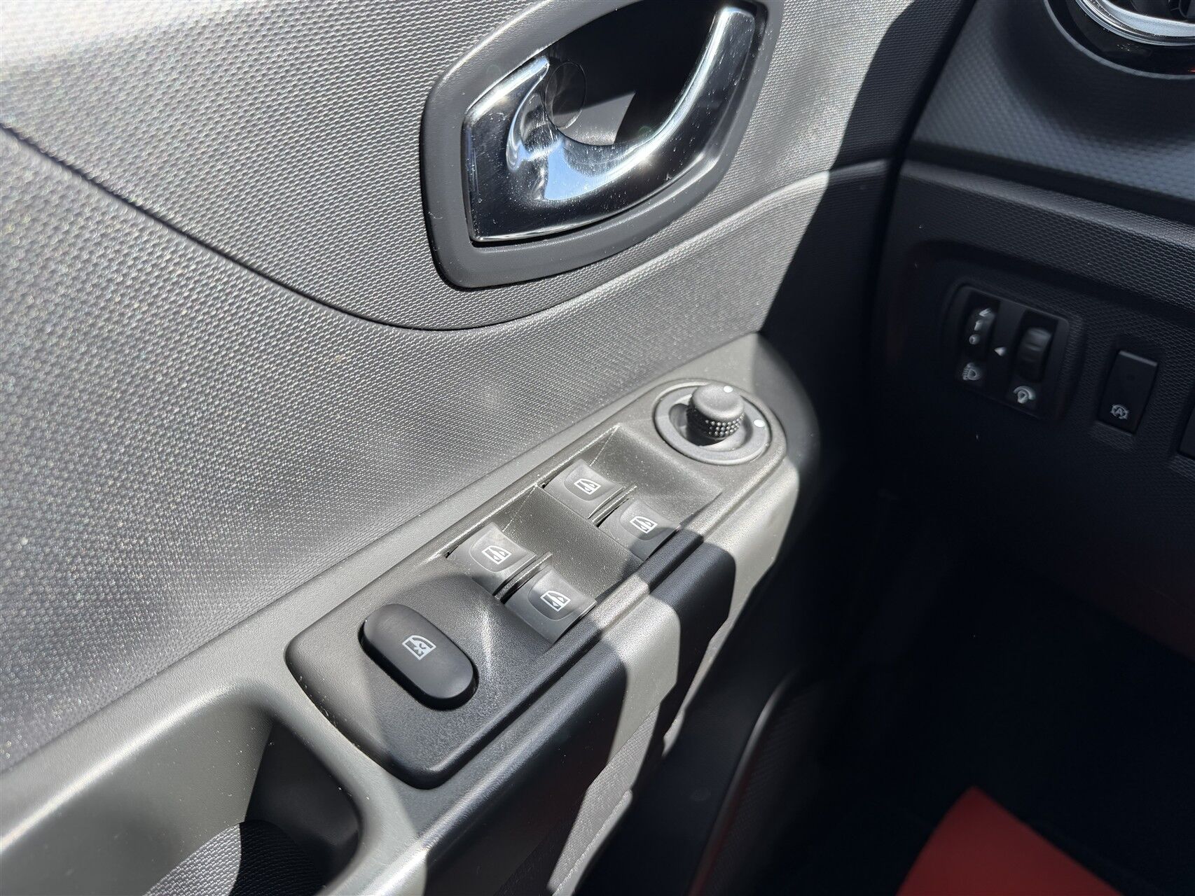 Billede af Renault Captur 1,2 TCE Expression Navi Style EDC 120HK 5d 6g Aut.