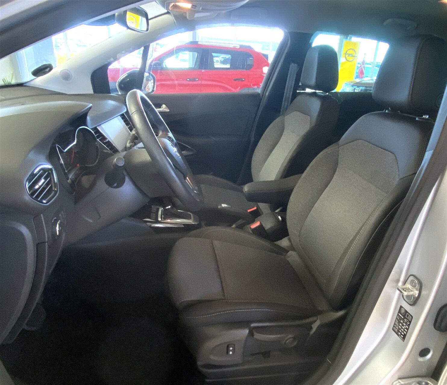 Billede af Opel Crossland 1,2 PureTech Elegance 130HK 5d 6g Aut.