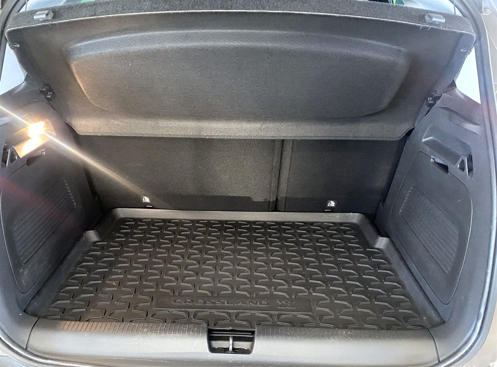 Billede af Opel Crossland 1,2 PureTech Elegance 130HK 5d 6g Aut.