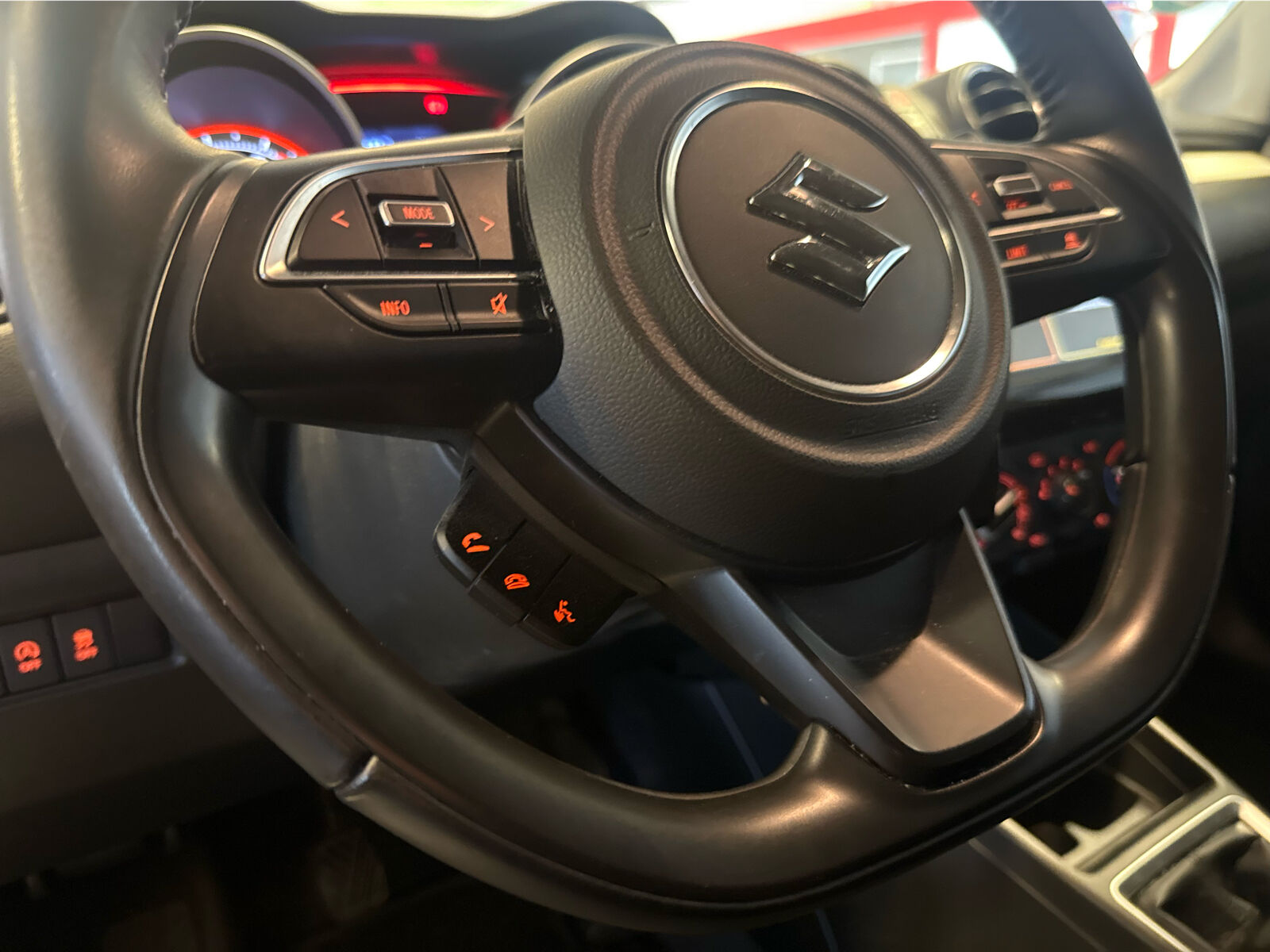 Billede af Suzuki Swift 1,2 Dualjet  Mild hybrid Action AEB 83HK 5d