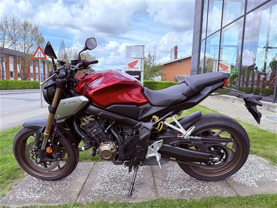 Honda CB650R 650 A 95HK 6g