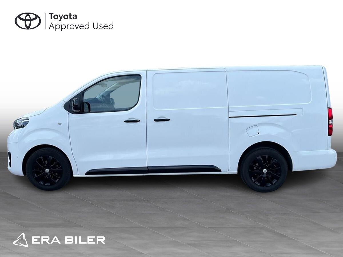 Billede af Toyota Proace Long 2,0 D Comfort Master Black Pack m/ bagklap (Proace 180) 177HK Van 8g Aut.