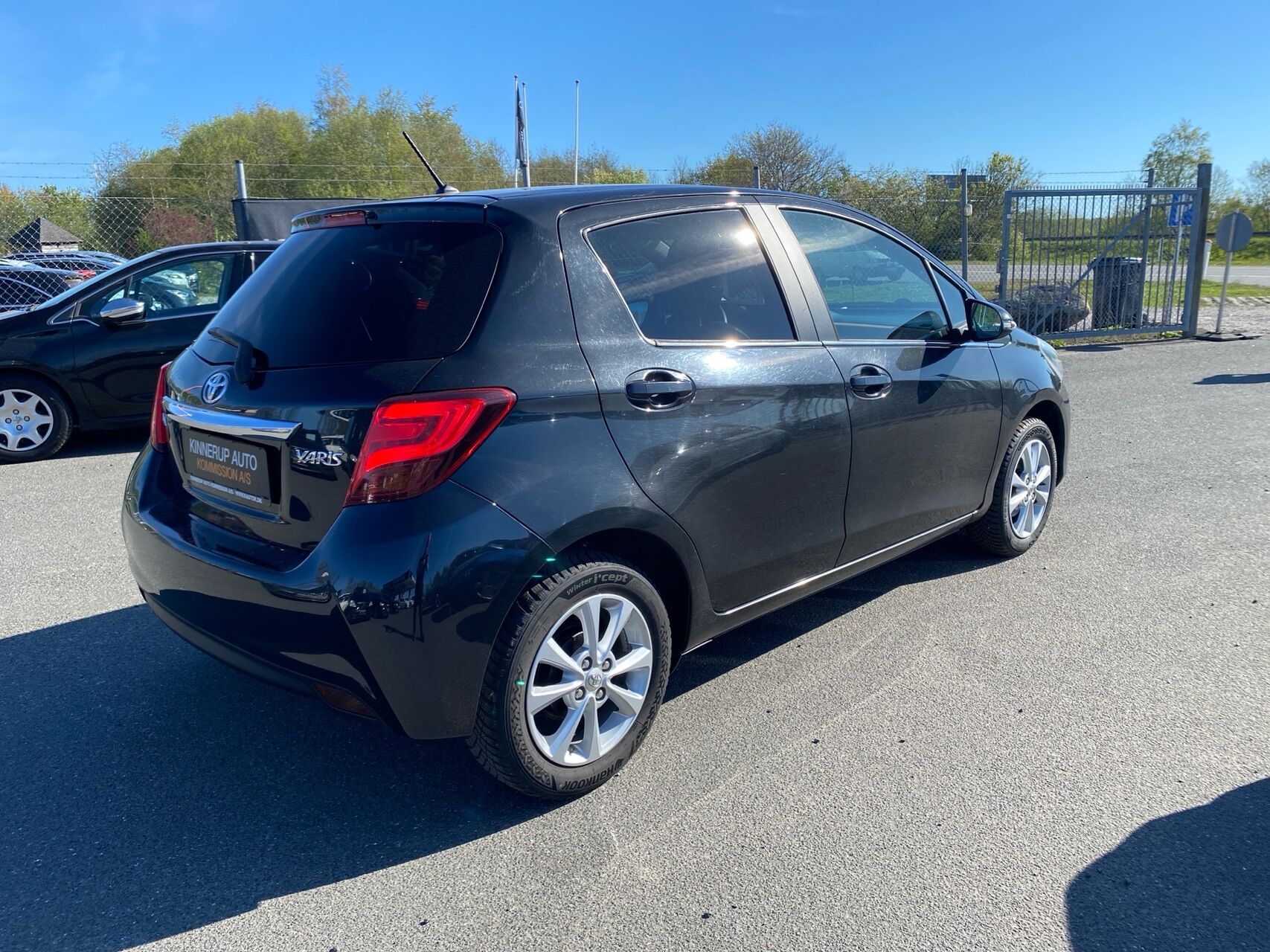 Billede af Toyota Yaris 1,3 VVT-I Lounge Edition 100HK 5d 6g