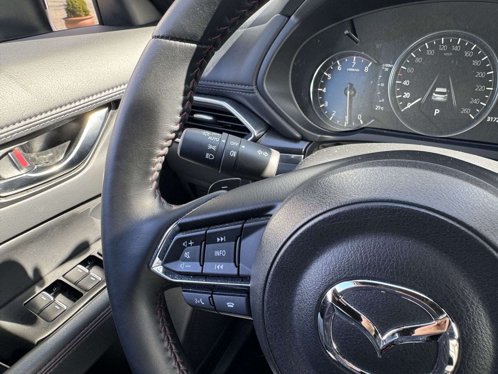 Billede af Mazda CX-5 2,0 e-Skyactiv-G  Mild hybrid Homura 165HK 5d 6g Aut.