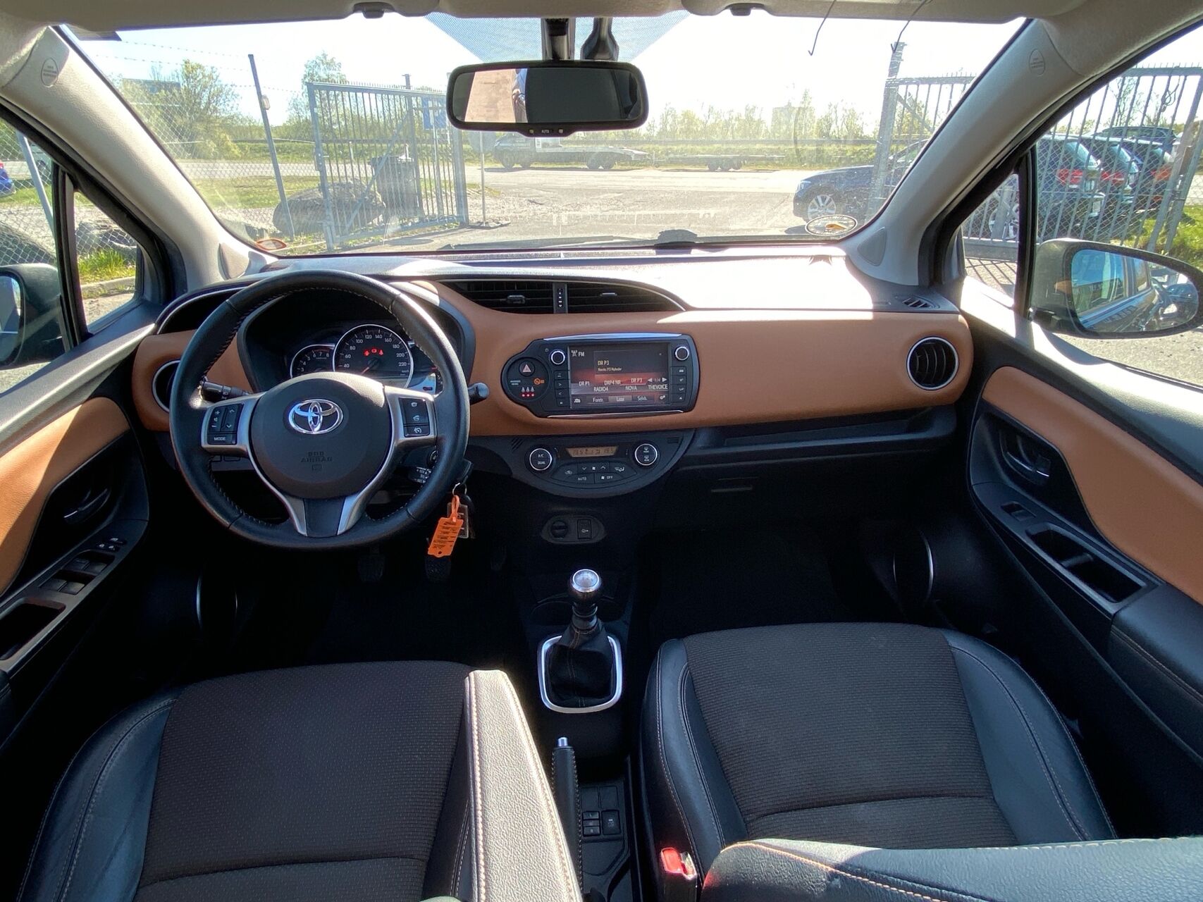 Billede af Toyota Yaris 1,3 VVT-I Lounge Edition 100HK 5d 6g
