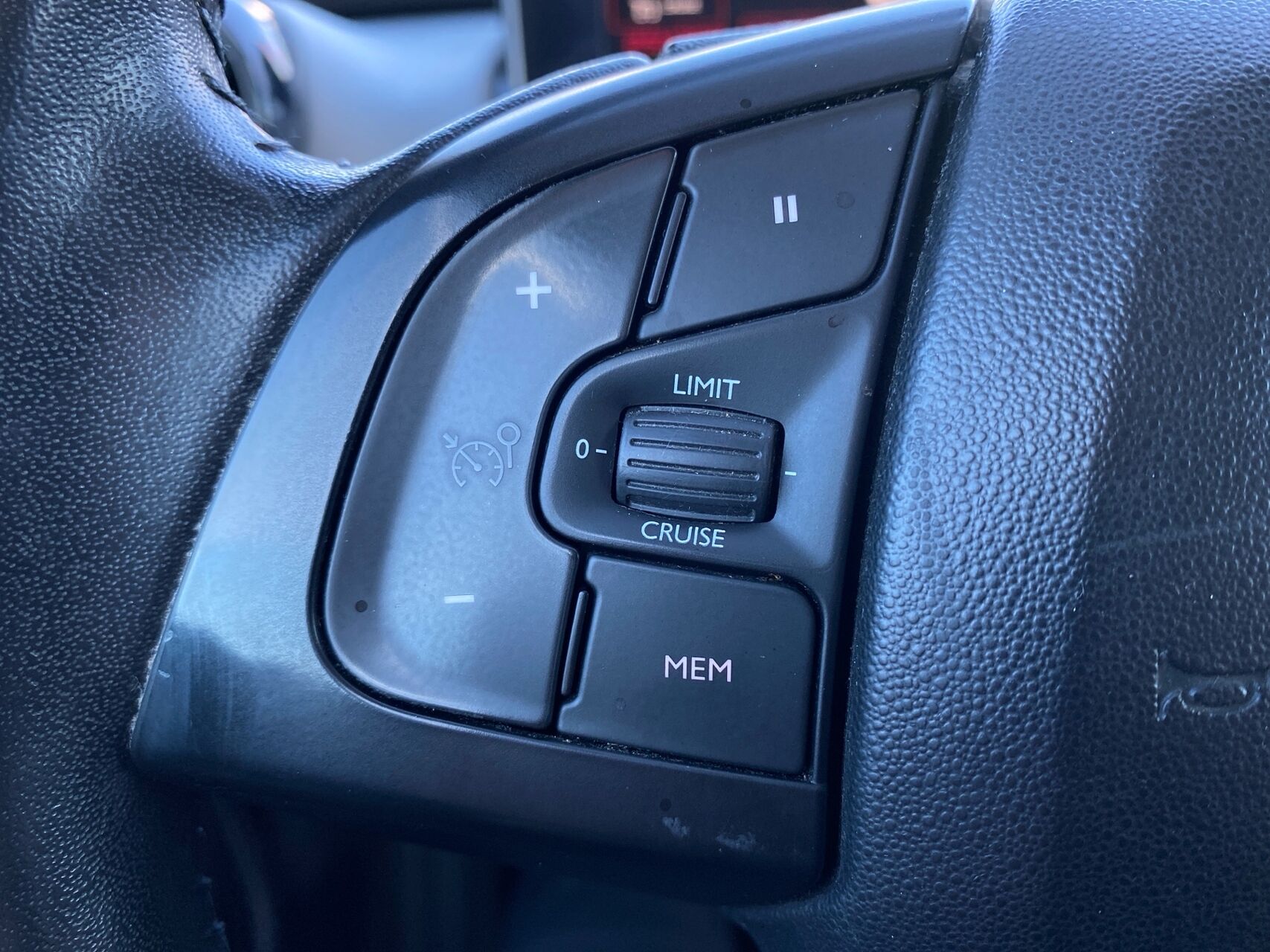 Billede af Citroën C4 Cactus 1,6 Blue HDi Feel Complet start/stop 100HK 5d